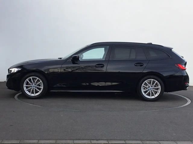 BMW 330 330e Touring xDrive