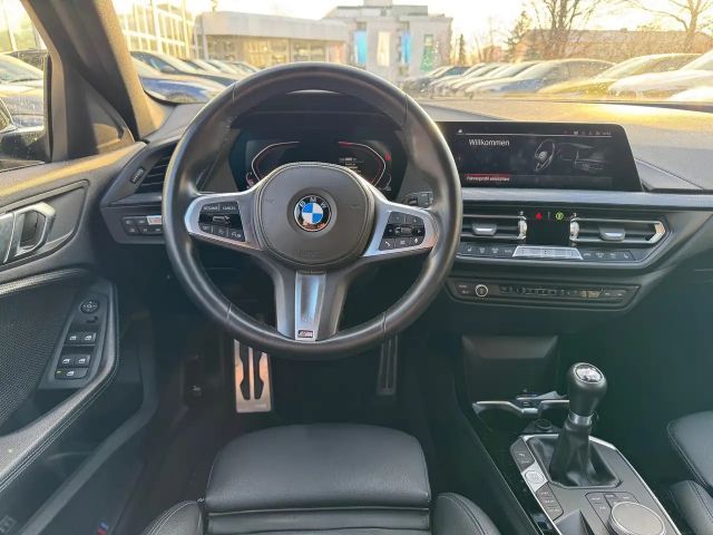 BMW 118 118i M-Sport Sedan