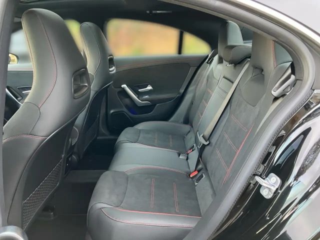 Mercedes-Benz CLA 200 AMG Line Coupé