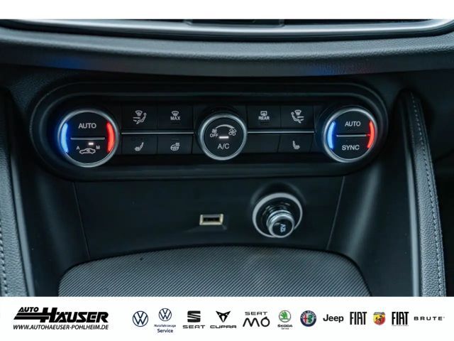 Alfa Romeo Stelvio AT8 Q4