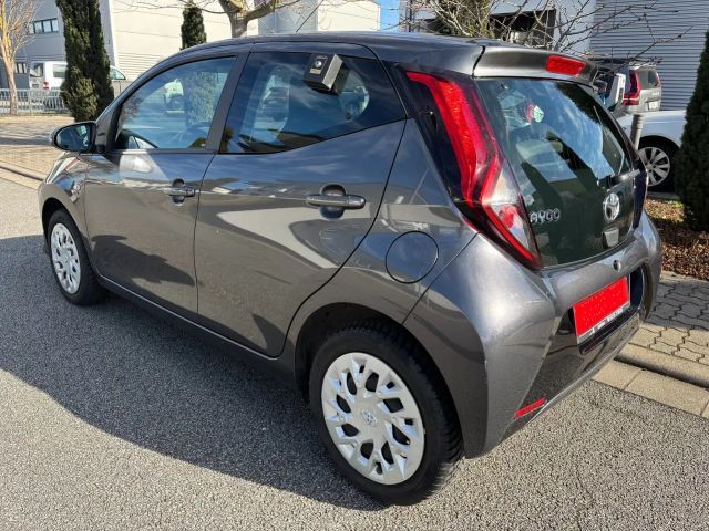 Toyota Aygo Hatchback Play X-play