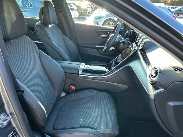 Mercedes-Benz C 200 C 200 d Sedan