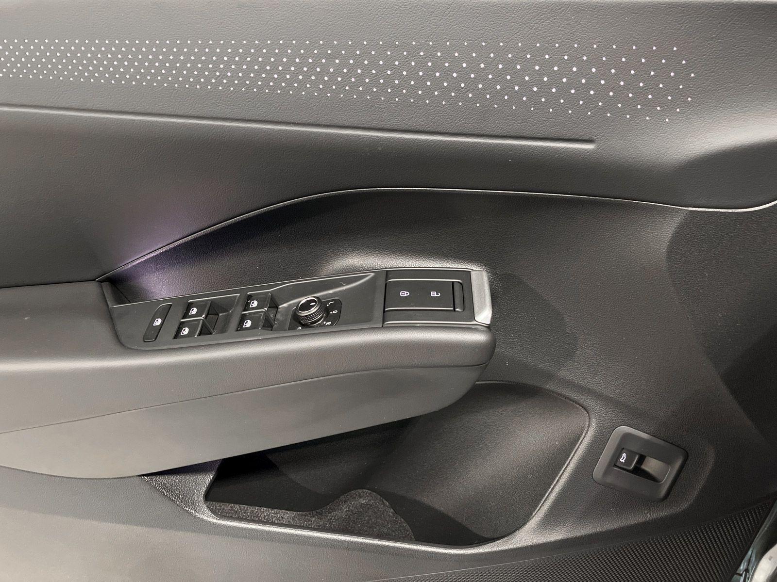 Volkswagen T-Roc 1.5 eTSI DSG R-Line