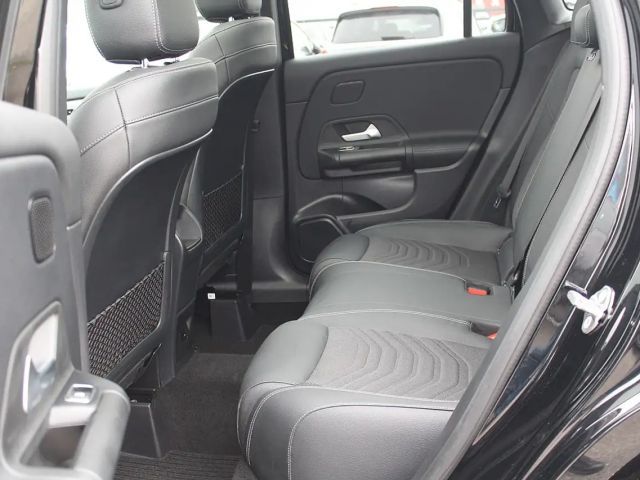 Mercedes-Benz GLA 200 4MATIC GLA 200 d