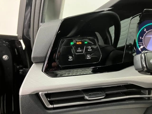 Volkswagen Golf Life Variant