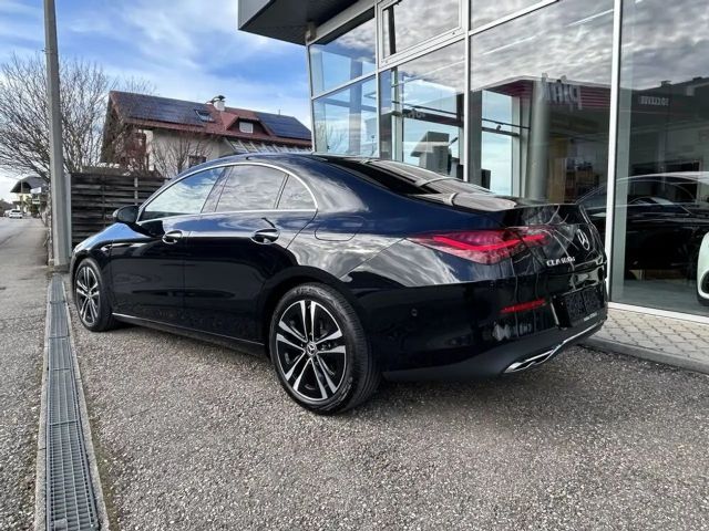 Mercedes-Benz CLA 180 CLA 180 d Sedan