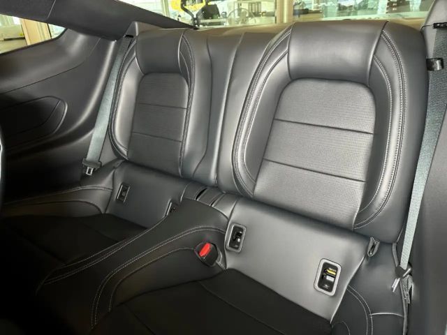 Ford Mustang Fastback GT 5.0 V8