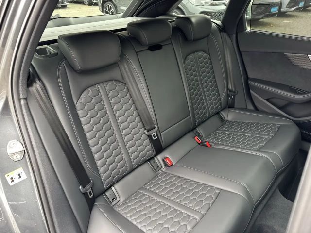 Audi RS4 Comp+/Matrix/Pano/B&O/HuD/RS-Aga/290
