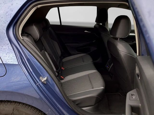 Volkswagen Golf 1.5 eTSI DSG IQ.Drive