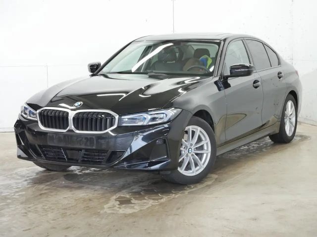 BMW 320 320i Sedan xDrive