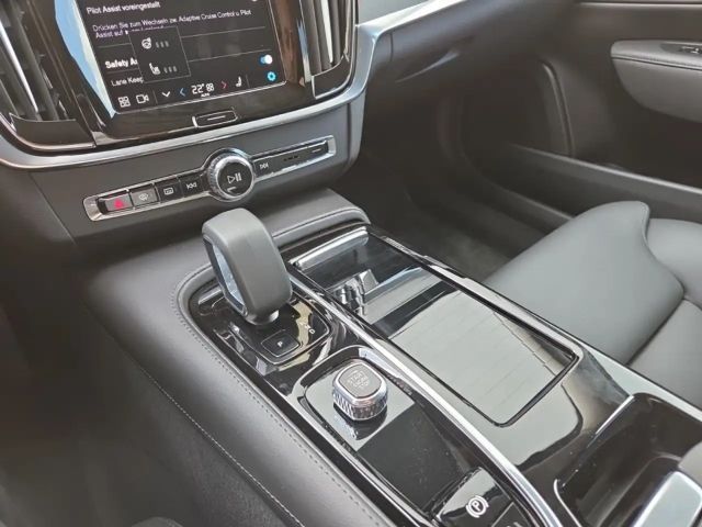 Volvo S90 AWD Dark Plus T8