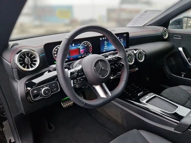 Mercedes-Benz CLA 200 AMG Line Coupé