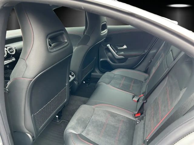 Mercedes-Benz CLA 180 AMG Line Coupé