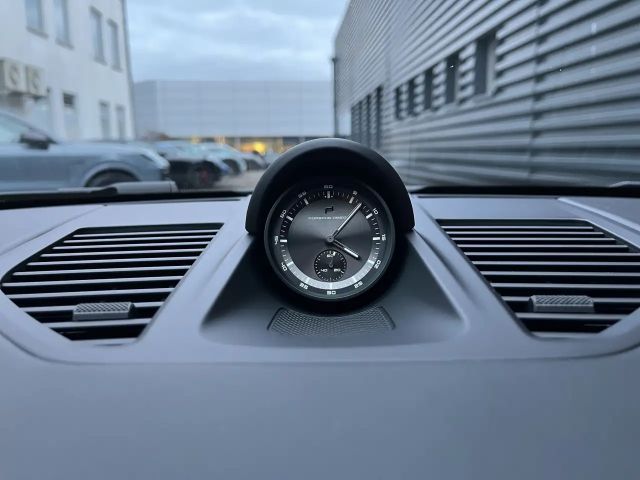 Porsche 992 4 Coupé GTS Targa