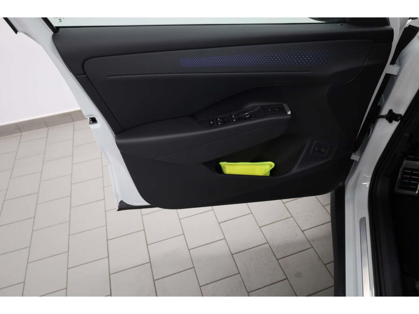 Volkswagen T-Roc 1.5 eTSI R-Line Style