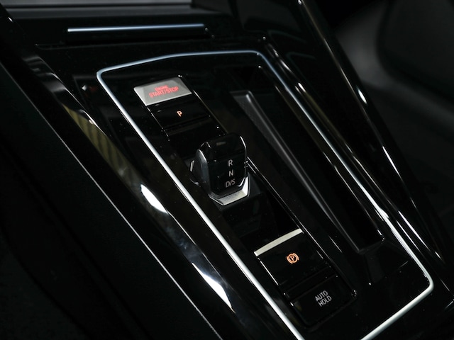 Volkswagen Golf 2.0 TSI DSG Golf VIII