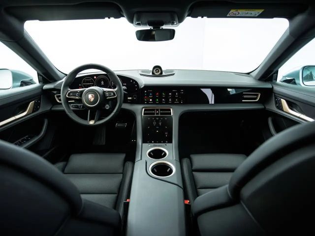 Porsche Taycan 4 Cross Turismo