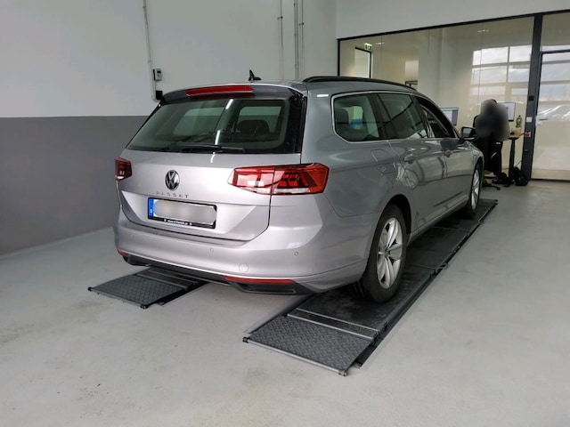 Volkswagen Passat 2.0 TDI Business DSG Variant