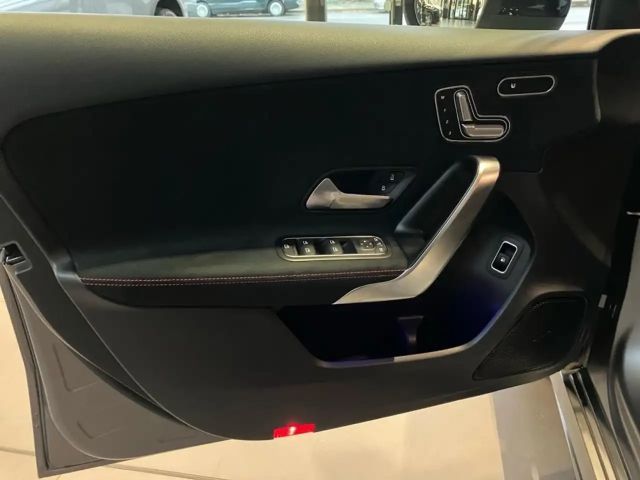 Mercedes-Benz A 250 A 250 e AMG Line