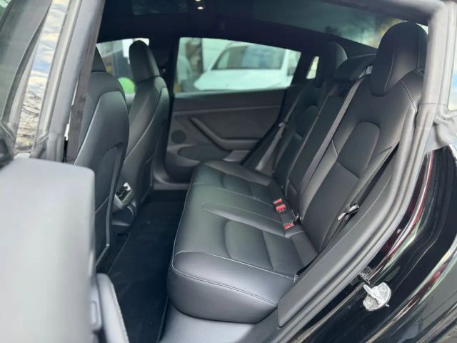 Tesla Model 3 AWD Performance