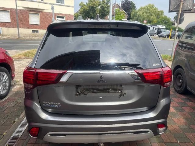 Mitsubishi Outlander 4WD PHEV