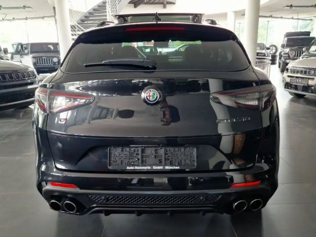 Alfa Romeo Stelvio Q4 Quadrifoglio