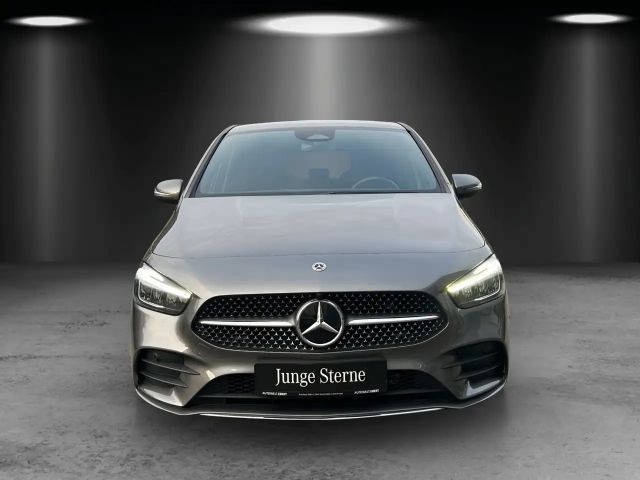 Mercedes-Benz B 220 4MATIC AMG Line Sedan