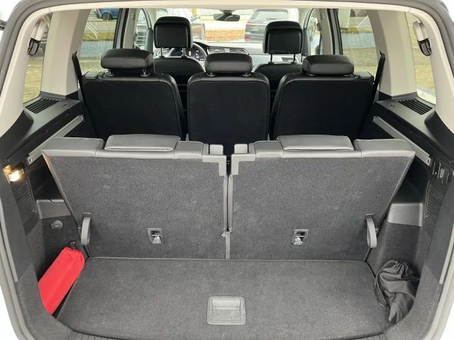 Volkswagen Touran 1.5 TSI DSG