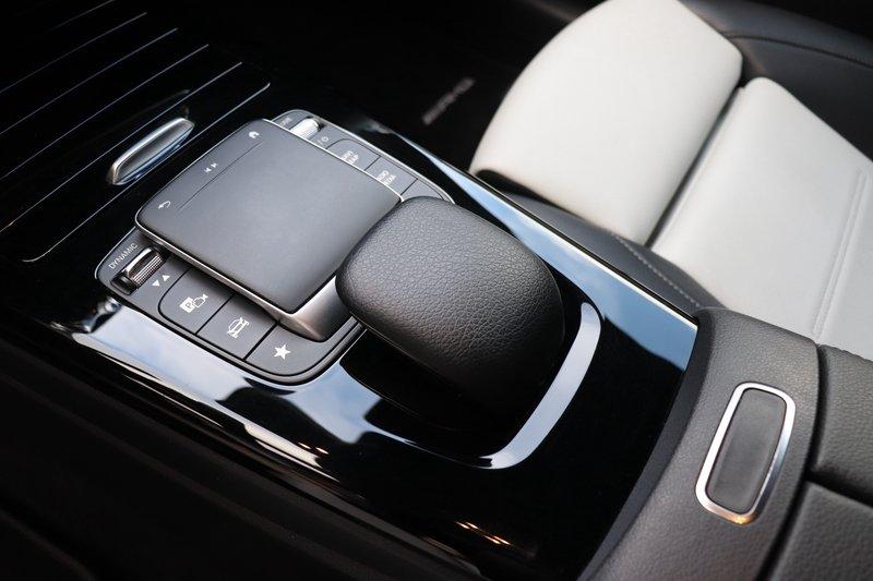 Mercedes-Benz CLA 200 AMG Line Sedan