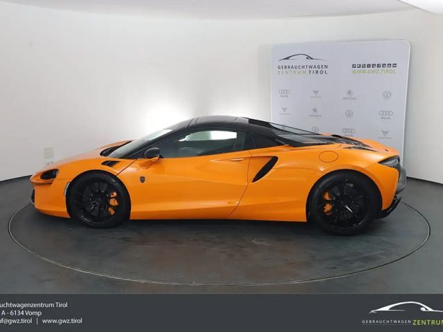 McLaren Artura Spider