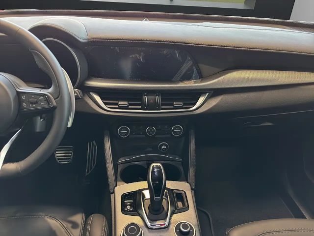 Alfa Romeo Stelvio AT8 Q4 Veloce