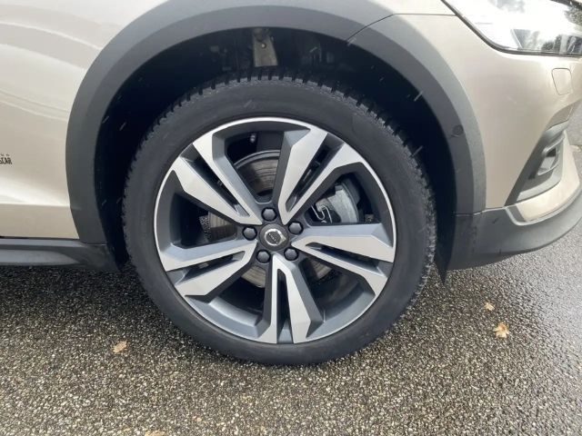 Volvo V60 Cross Country AWD Ultimate