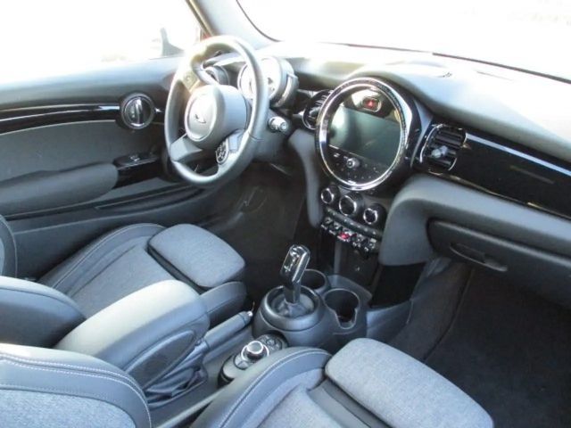 MINI Cooper Cooper Classic Trim Aut/NAVI/LED/PA/Sportsitze