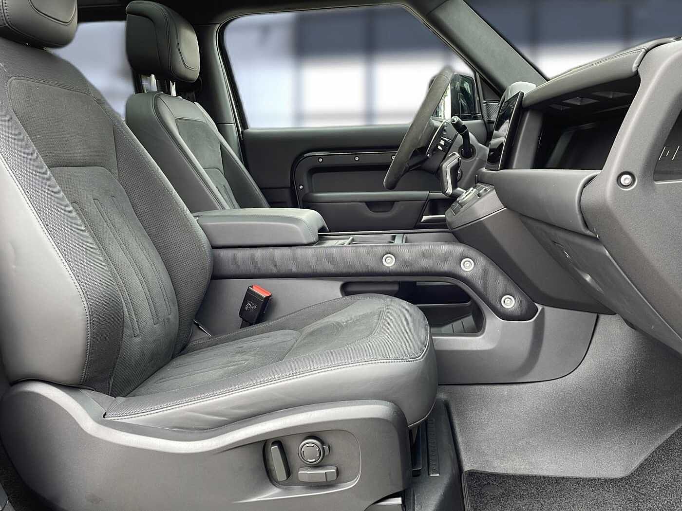 Land Rover Defender 90