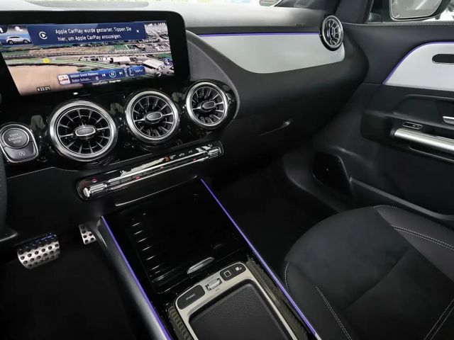 Mercedes-Benz GLA 200 AMG Line