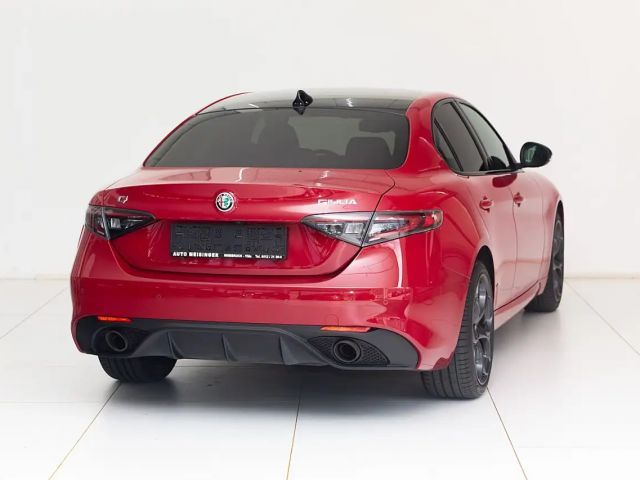 Alfa Romeo Giulia AT8 Q4