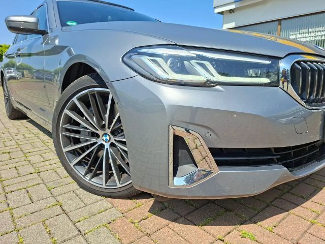 BMW 530 530d Luxury Line Touring xDrive