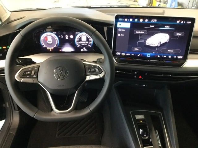 Volkswagen Golf 1.5 eTSI DSG Life