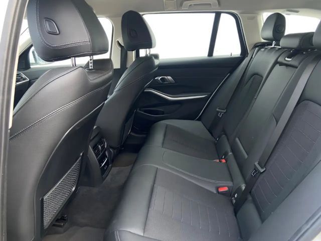 BMW 330 330d Touring xDrive