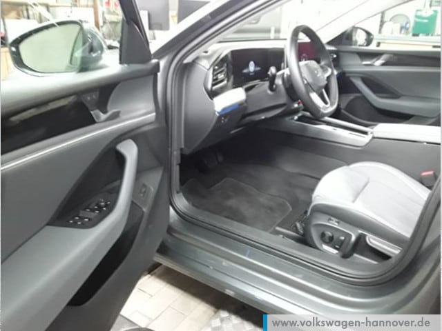 Volkswagen Passat 1.5 eTSI Business DSG Variant