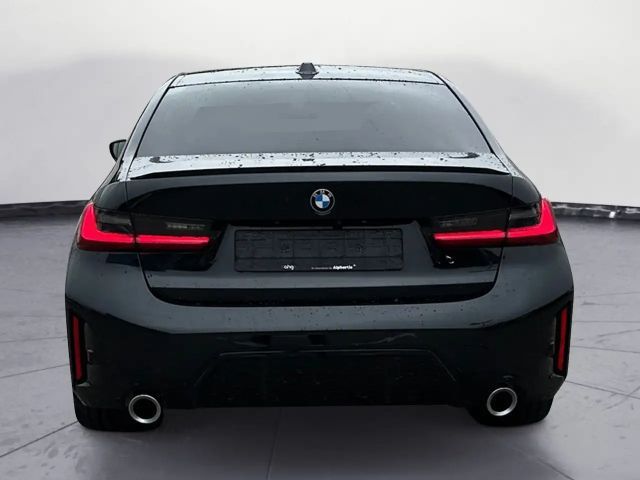 BMW 320 320i M-Sport Sedan xDrive