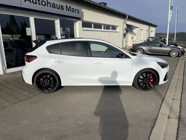 Ford Focus ST Line