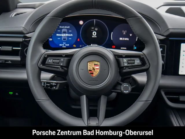 Porsche Macan 4