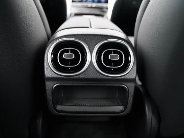 Mercedes-Benz C 180 Sedan