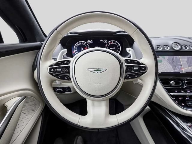 Aston Martin DBX - Magnetic Silver -