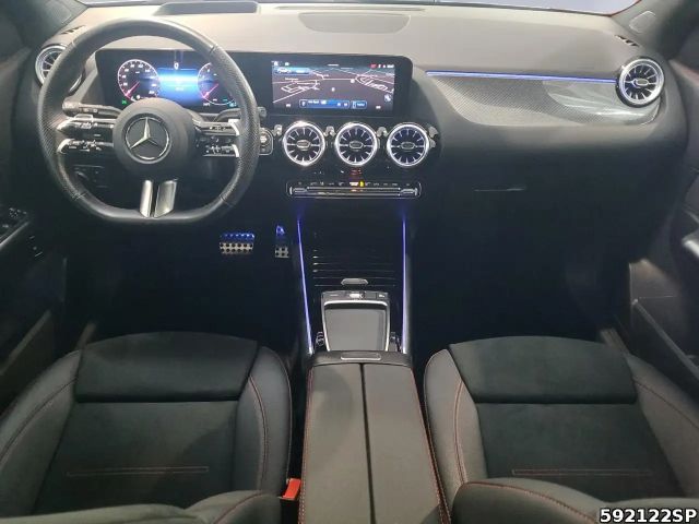 Mercedes-Benz GLA 250 4MATIC AMG Line