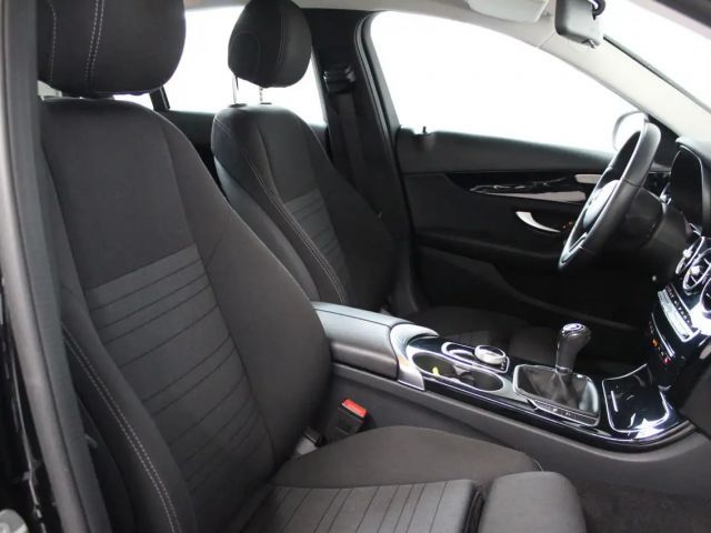 Mercedes-Benz C 200 C 200 d Sedan