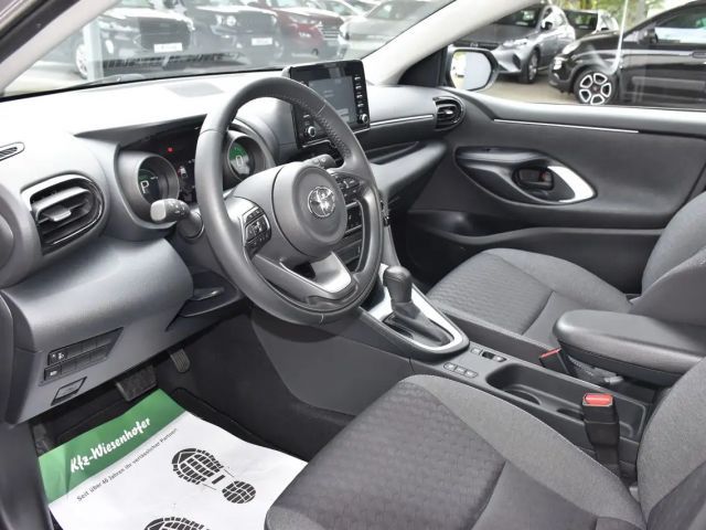 Toyota Yaris 1.5 Dual-VVT-iE (Hybrid)