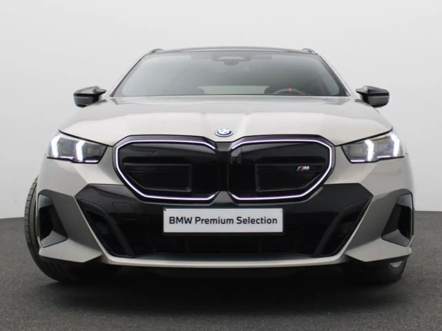 BMW i5 M60