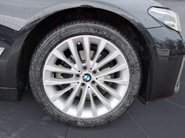 BMW 520 520d Luxury Line Touring xDrive